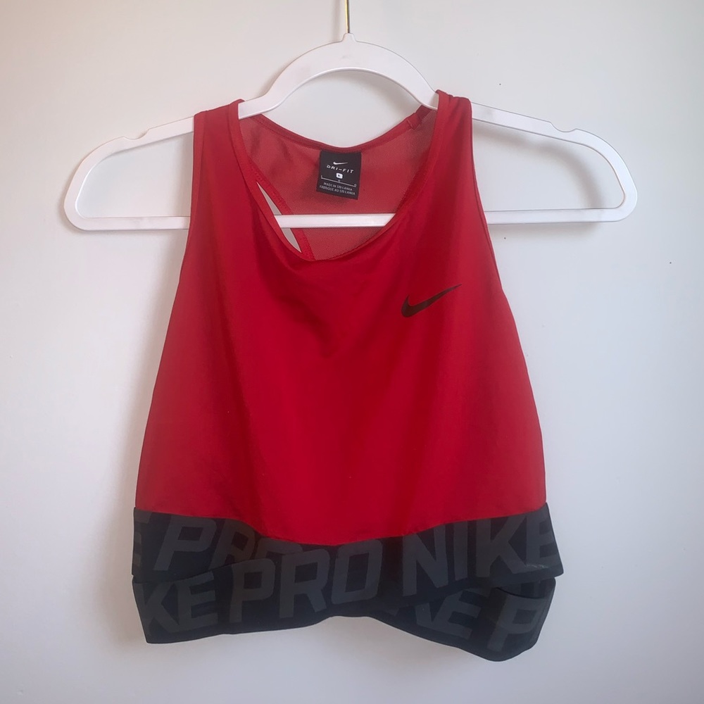 Nike crop workout top!